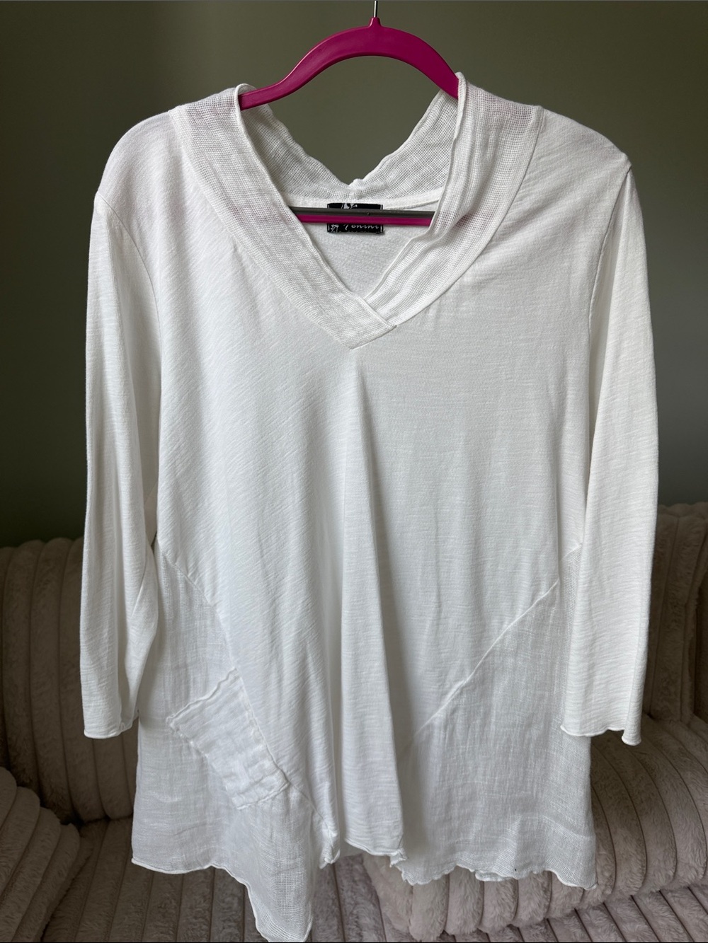 Fenini Breezy Linen White Oversized V-Neck Women's Top with Two Fabric Textures
